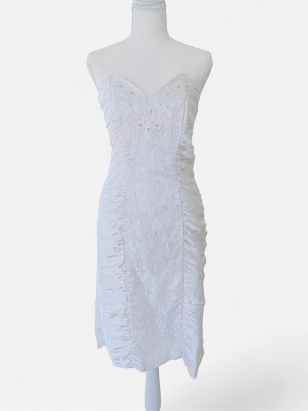 Betsy & Adam Vintage White Lace Strapless Dress